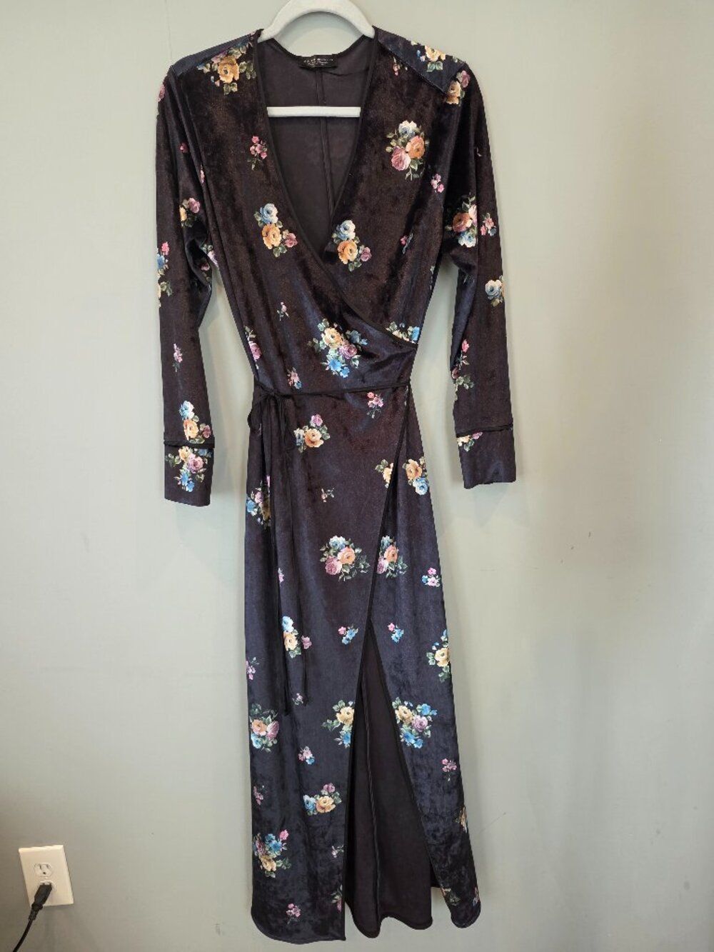 ZARA Black Velvet Floral Robe MD Lingerie Dark Romance Fairy Boho Whimsygoth